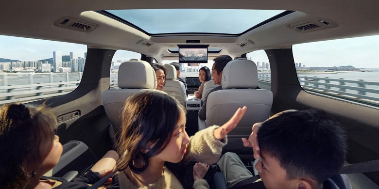 В Россию приехал самый новый и самый большой автомобиль Li Auto &mdash; Li Auto Mega